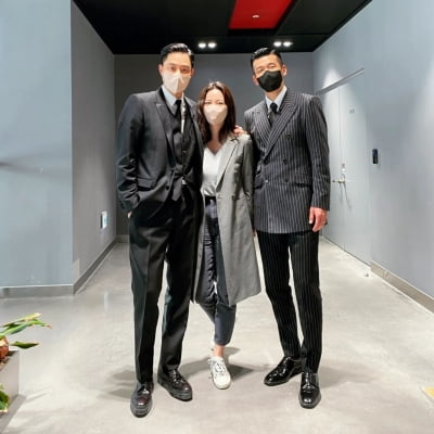 '지누♥' 임사라, 슈트 빼입은 두 남자 사이에서 "심쿵"…누군가 했더니 지누션 완전체 [TEN★]