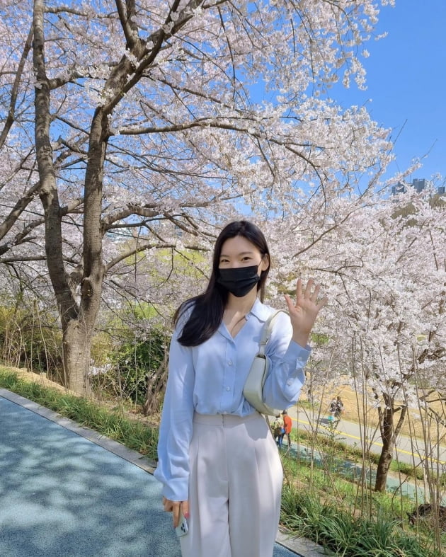 "우리의 첫 번째 봄" 이다은♥윤남기, 일→벚꽃데이트…뭐든 함께하는 예비부부 [TEN★]