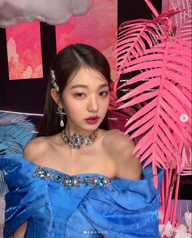 장원영, 오프숄더로 아름답게...쇄골에 물 퍼내야 할 듯[TEN★]