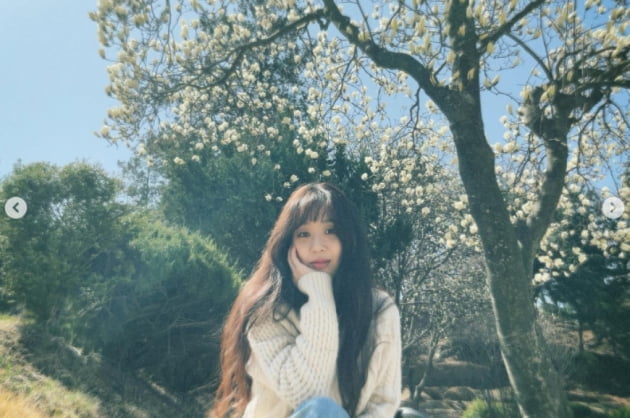 정려원, 봄 햇살 맞으며...일상이 화보[TEN★]