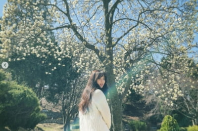 정려원, 봄 햇살 맞으며...일상이 화보[TEN★]