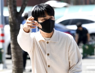 [TEN 포토] 손호준 '저기로....'