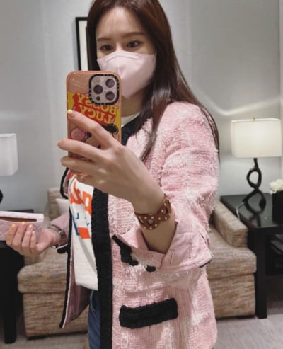 '안정환♥' 이혜원, 화려한 핑크빛 미모..."마이 피곤하넹"[TEN★]