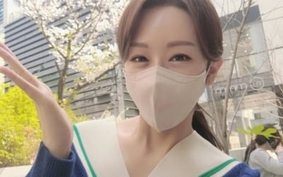 '박군♥' 한영, 결혼 준비로 바빠도 꽃구경 못 참지…"벚꽃이 한창" [TEN★]
