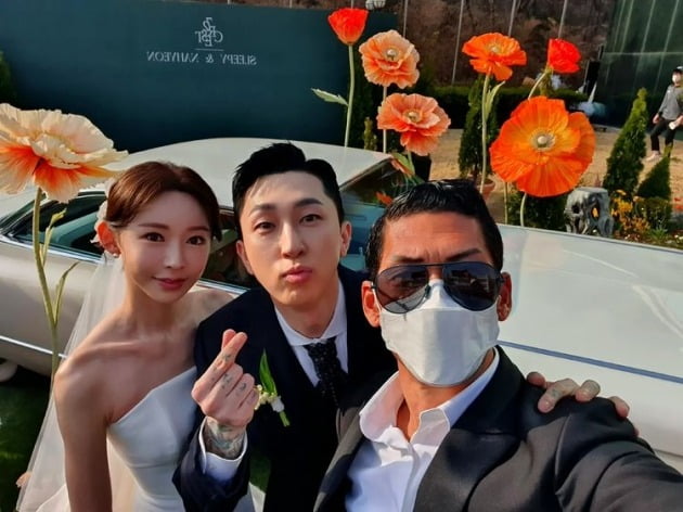 "1일 2결혼식" god 박준형, 붐·슬리피 결혼식 참석…바쁘다 바빠[TEN★]