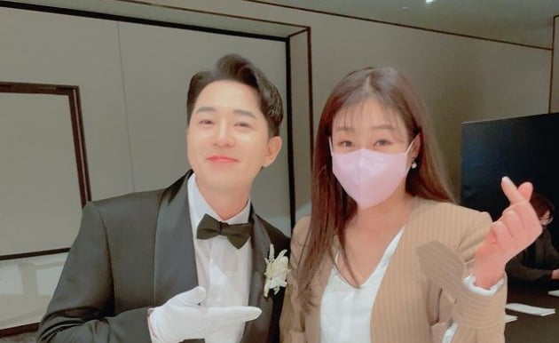 '연 매출 80억 CEO' 현영, 바빠도 붐 결혼식 참석 "행복하게 잘 살아"[TEN★]