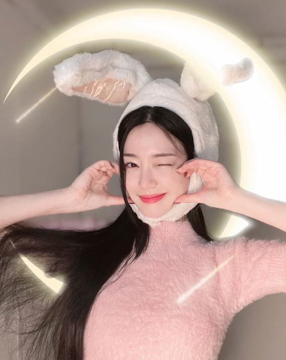 이유비, 토끼 귀+초미니 스커트…섹시美 터진 날 [TEN★]