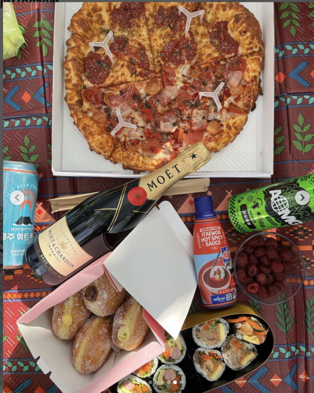 이유비, 샴페인까지 챙긴 피크닉…혹시 데이트? [TEN★]