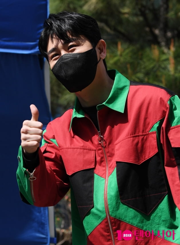 [TEN 포토] 영탁 '달콤 엄지척에 여심녹네'