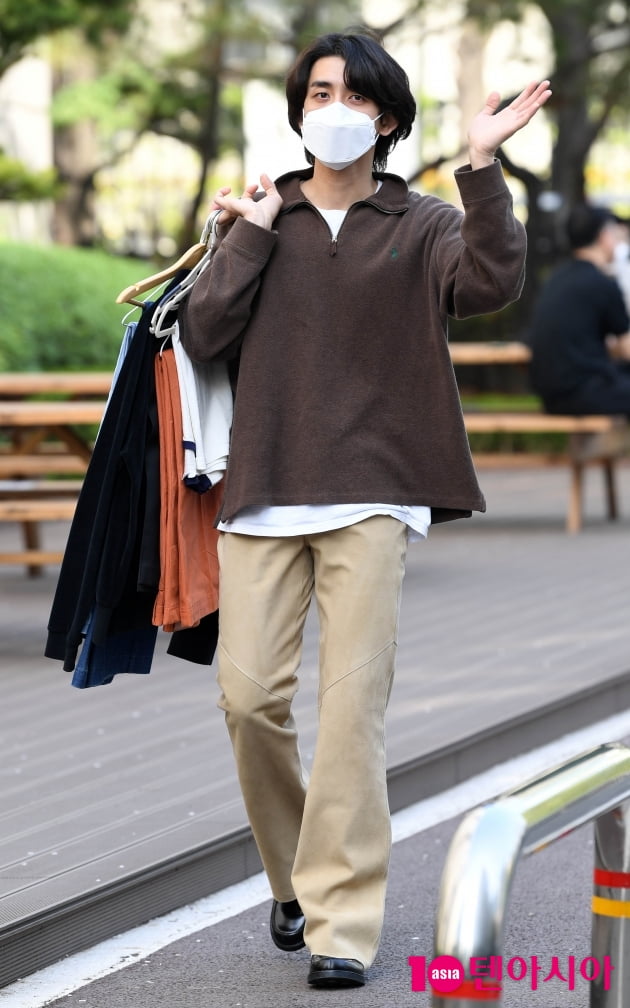 [TEN 포토] 잔나비 최정훈 '나홀로 출근길'