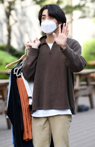 [TEN 포토] 잔나비 최정훈 '반가워요'