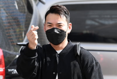 [TEN 포토] 이정 '부드러운 하트'