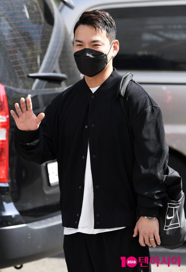 [TEN 포토] 이정 '불후의 명곡에서 만나요'