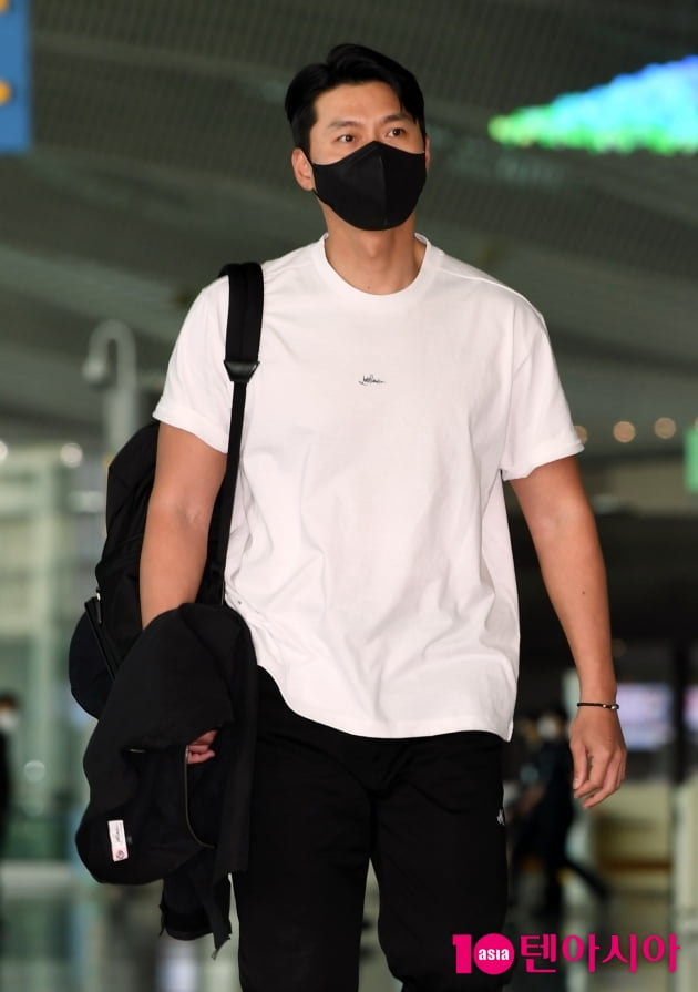 [TEN 포토] 현빈 '흰티만 입어도 빛나네'