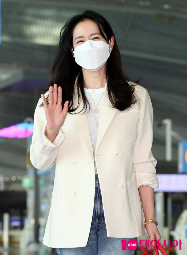 [TEN 포토] 손예진 '신혼여행 잘 다녀올께요'