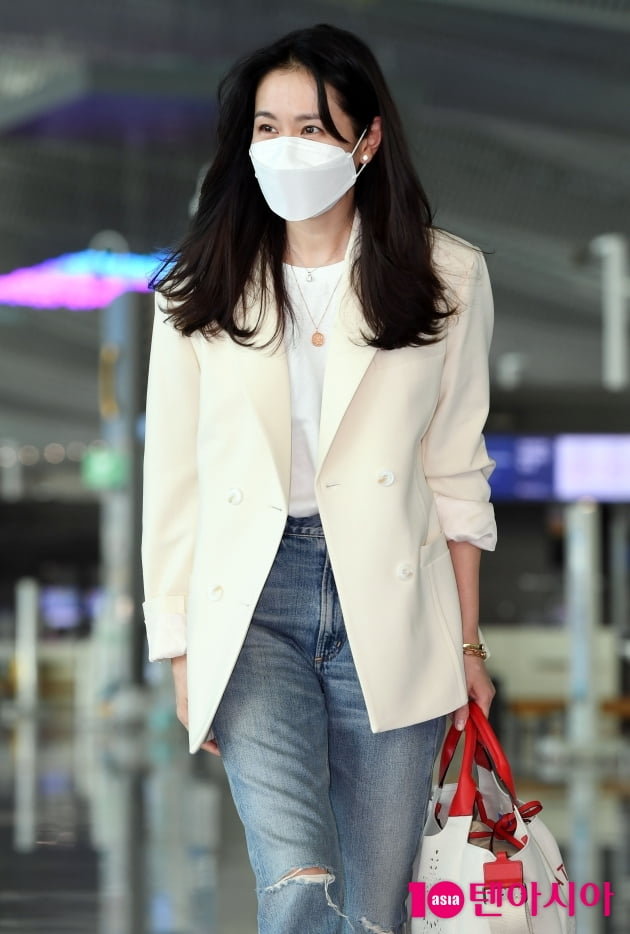[TEN 포토] 손예진 '가볍게 목례하고 출국'