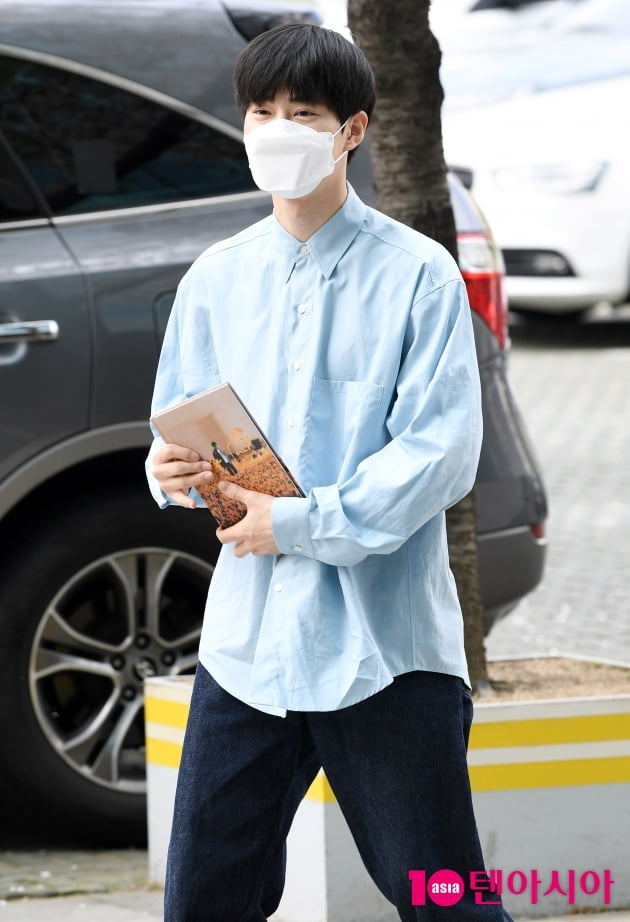 [TEN 포토] 엑소 수호 '군 제대후 첫 포착'