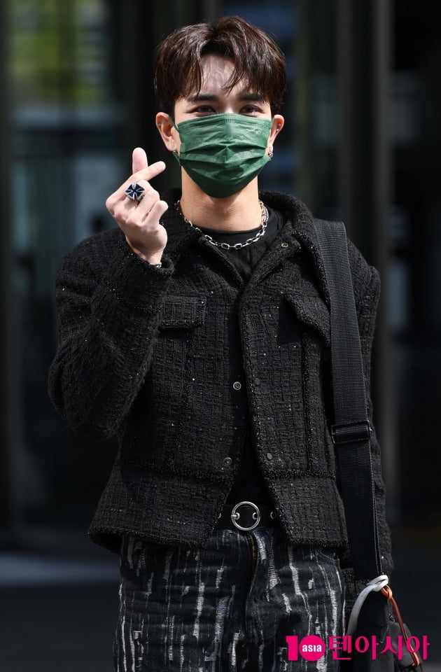 [TEN 포토] 나인아이 위니 '하트도 멋스럽게'