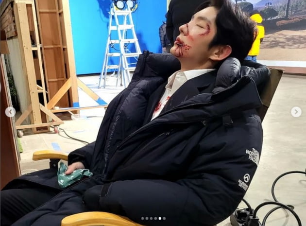 이준기, 남신 비주얼에 피범벅...오늘도 열일중[TEN★]