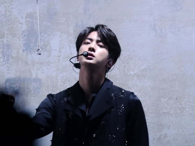 방탄소년단 진, 날개 달은 ‘Yours’ 샤잠 일본 TOP 200 4일 연속 1위