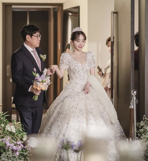이경규 딸 '김영찬♥' 이예림, "드디어 나왔다"…웨딩사진 공개 [TEN★]