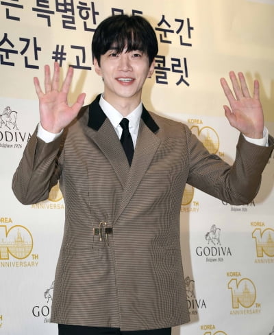[TEN 포토] 이준호 '반가워요~'