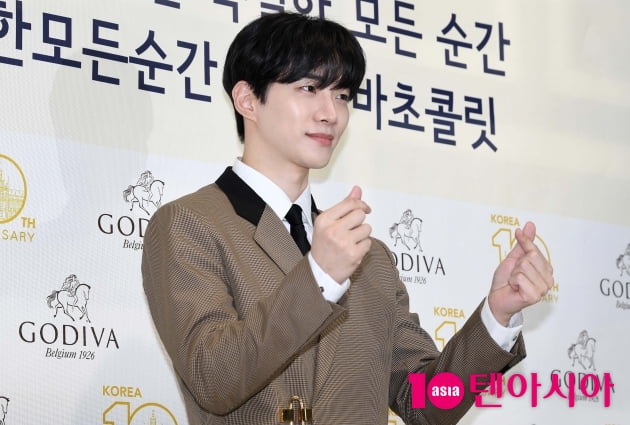 [TEN 포토] 이준호 '샤프한 옆선'