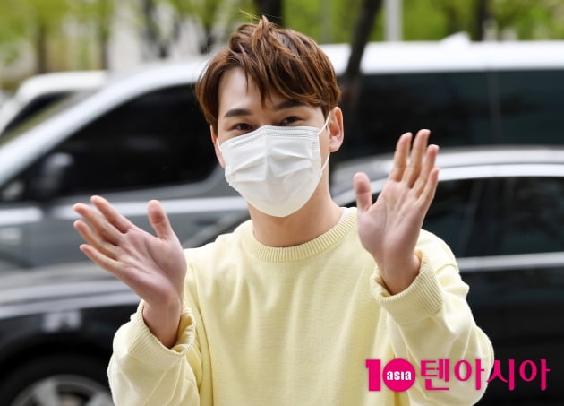 [TEN 포토] 박서진 '반갑습니다'