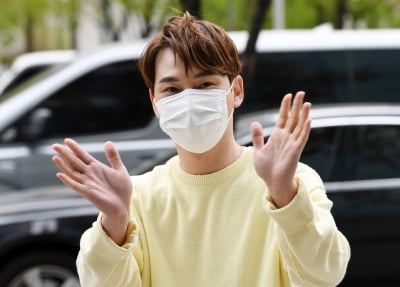 [TEN 포토] 박서진 '반갑습니다'