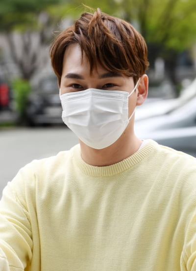 [TEN 포토] 박서진 '편안한 남사친美 발산'