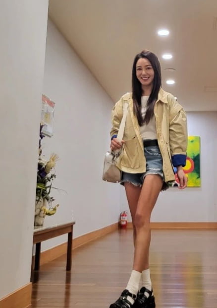 이소연, 이런게 명품 각선미…핫팬츠 소화력 甲 [TEN★]