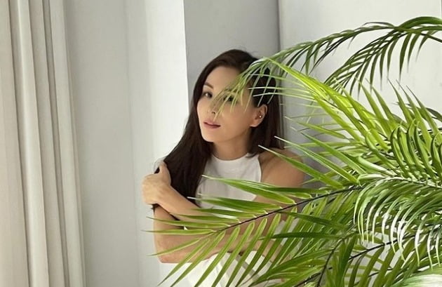 '장동건♥' 고소영, 드라마는 안 찍어도 촬영만 하면 프로페셔널…순백의 자태[TEN★]