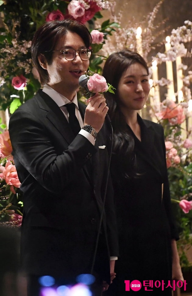 [단독][TEN 포토] 김태현♥미자 결혼 '두 손 꼭 잡고 행복해'