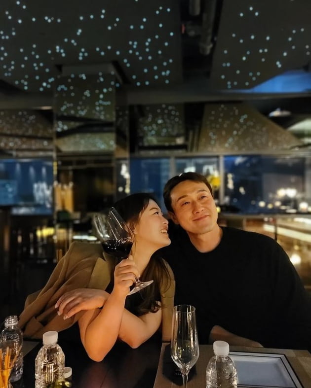 심진화♥김원효, 10분의 1만 보여준다더니…결혼 12년 차에도 여전히 달콤[TEN★]