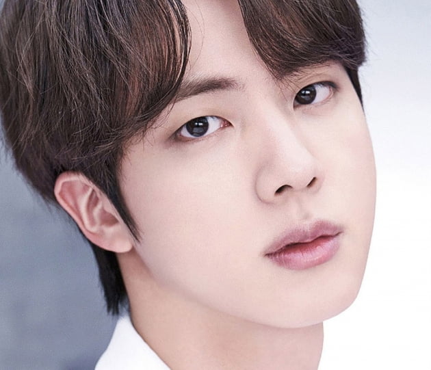 방탄소년단 진, 스포티파이(Spotify) 솔로곡 'Yours' 5700만 스트리밍 돌파