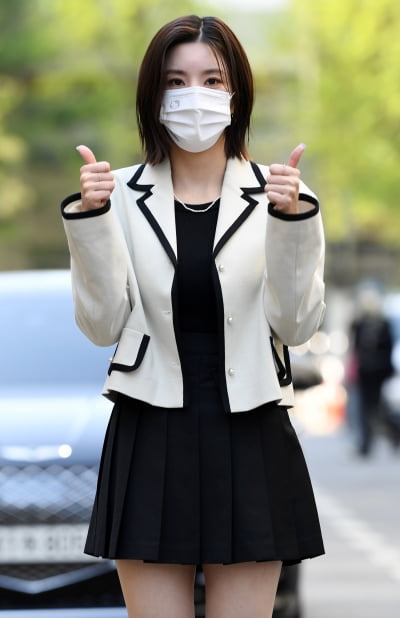 [TEN 포토] 권은비 '컬러 앨범 최고!!'