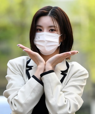 [TEN 포토] 권은비 '방송국에 핀 꽃한송이'