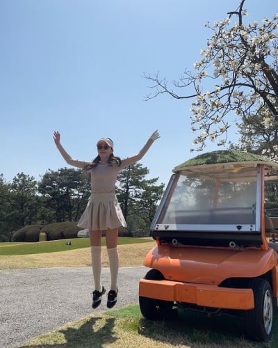 엄지원, '혜리♥' 류준열과 다정하게 착붙→현빈♥손예진 결혼식 하객 패션 자랑[TEN★]