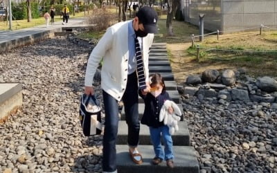 '이다은♥' 윤남기, 딸 리은이와 손 잡는 게 익숙한 부녀지간 '러블리' [TEN★]