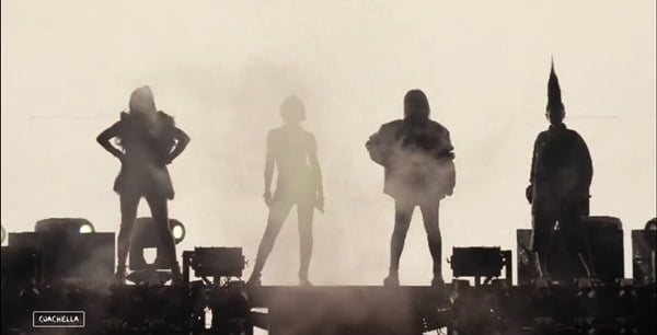 [종합] 2NE1, 美 코첼라 무대 등장…7년만 완전체 무대에도 '내가 제일 잘 나가'