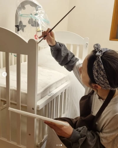 '임신' 이정현, 축복이 침대 리폼중...알뜰한 의사 사모님[TEN★]