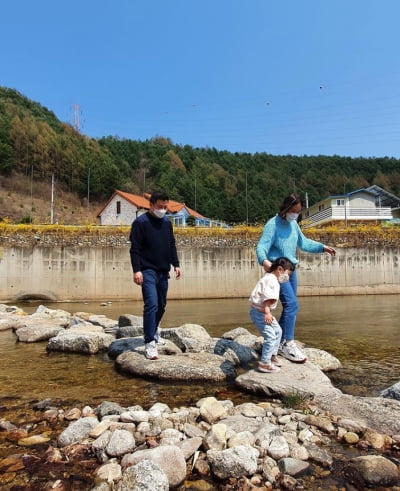 문재완♥이지혜, 강원도 가족여행...자연에서 힐링중[TEN★]