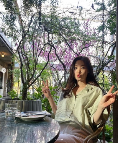 정채연, 일상이 러블리...조명에 더해진 이쁨[TEN★]