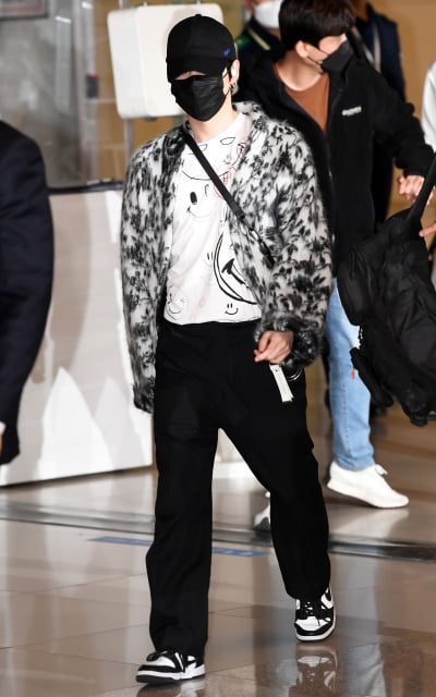 [TEN 포토] BTS 슈가 '제일 먼저 나왔어요'