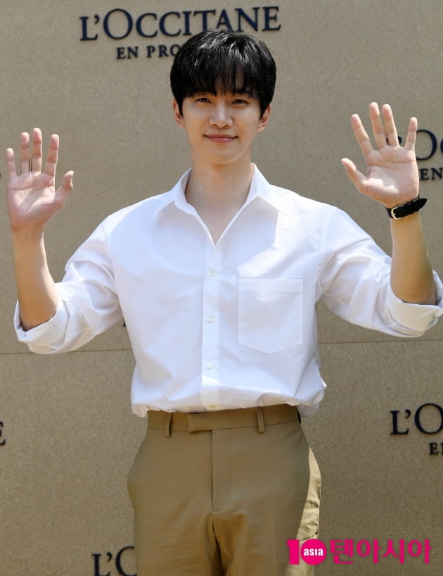 [TEN 포토] 이준호 '인사하는 남신'