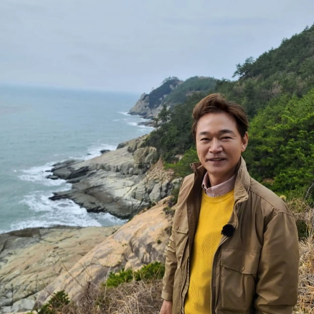 채널 JNG, ‘마을을 걷다’ 새 시즌에 배우 정보석 '발탁'