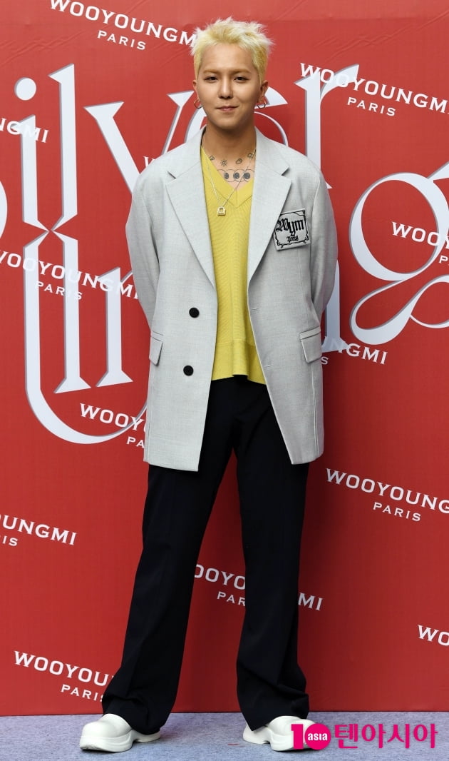 [TEN 포토] 송민호 '패셔니스타의 화려한 외출'