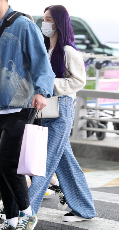 [TEN 포토] 에스파 카리나 '매력있는 이쁨'