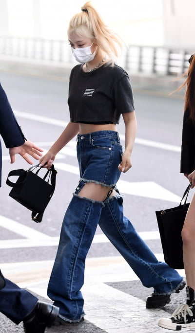 [TEN 포토] 에스파 닝닝 '독특한 절개 청바지'
