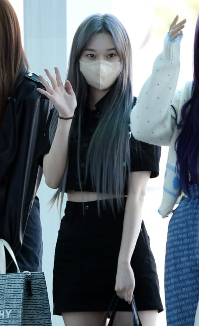 [TEN 포토] 에스파 윈터 '햇빛에 더해진 이쁨'